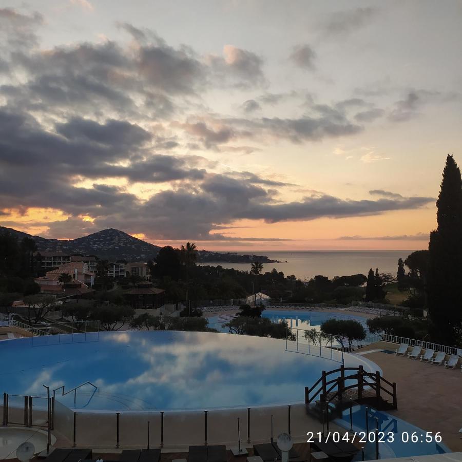 Studio 4P Vue Mer Calme Cap Esterel Saint-Raphaël エクステリア 写真